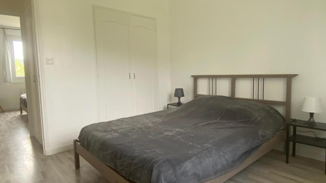 Jardin Clos: Tranquil Retreat With Private Parking Apartment *