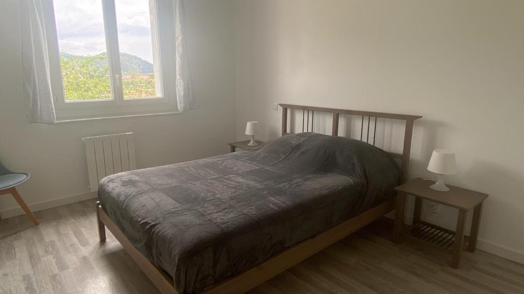 Jardin Clos: Tranquil Retreat With Private Parking Apartment Nyons