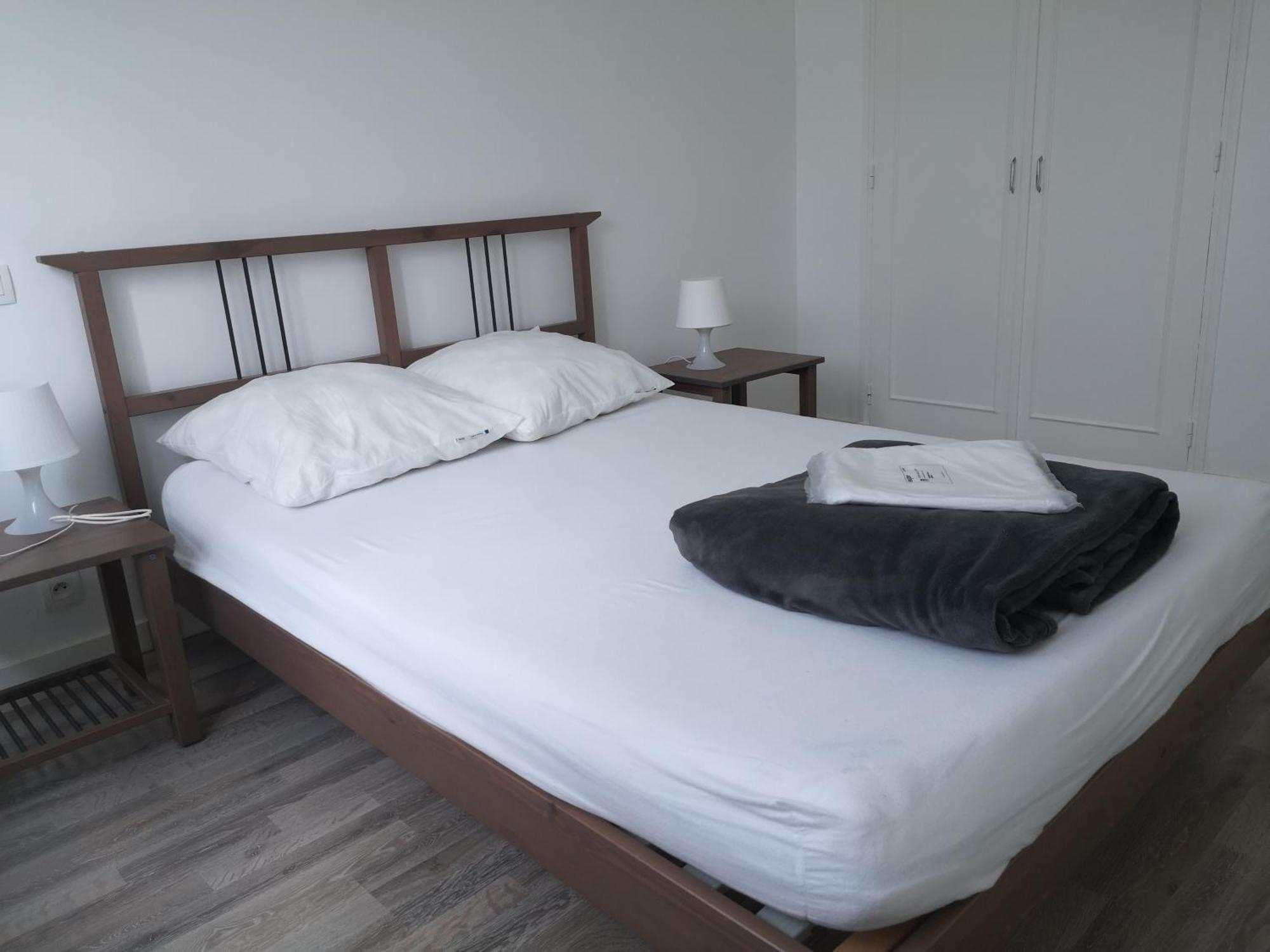 Jardin Clos: Tranquil Retreat With Private Parking Apartment *